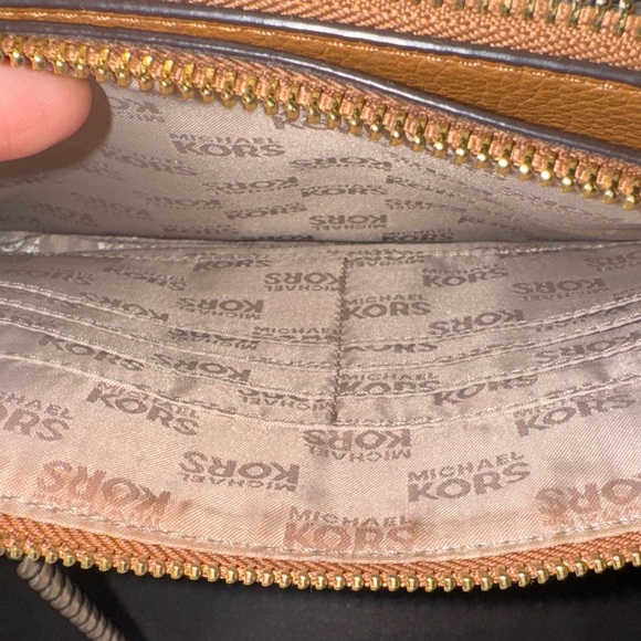 Michael Kors Tan and White Crossbody Bag - Picture 7 of 15